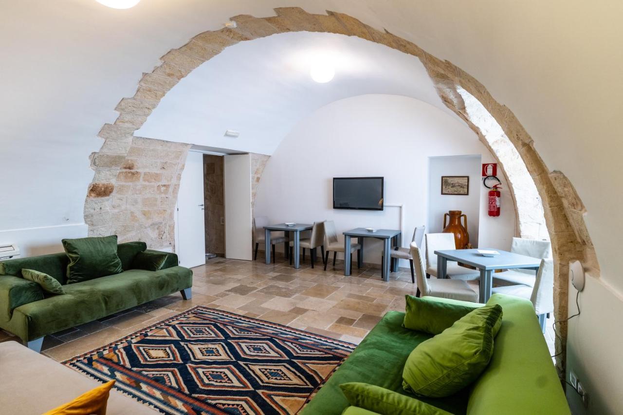 Palazzo Indelli Hotel Монополи Екстериор снимка