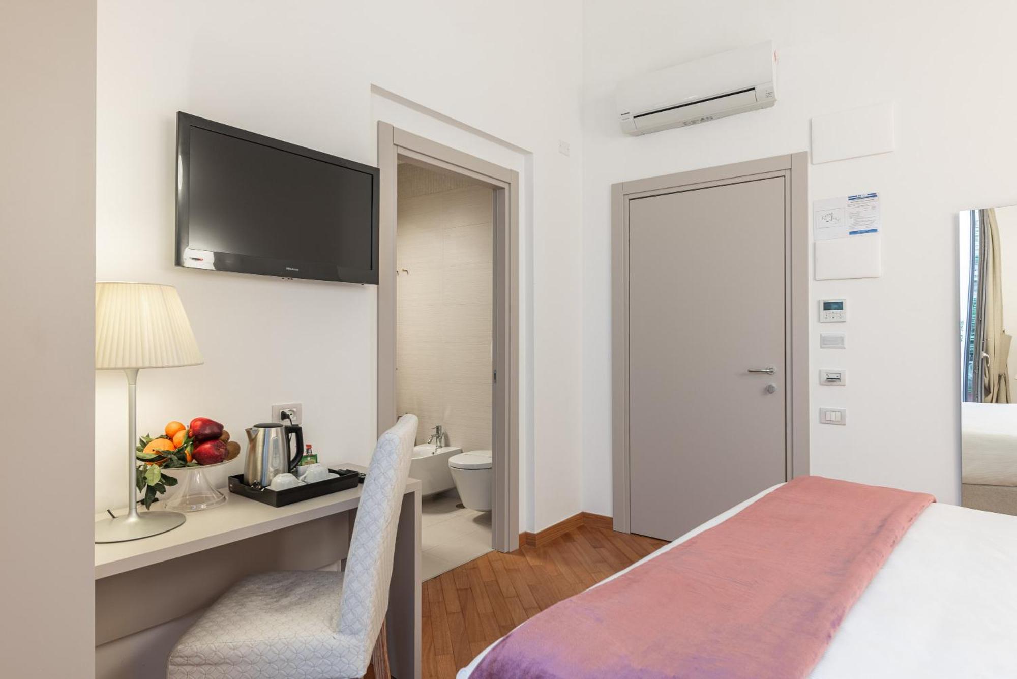Palazzo Indelli Hotel Монополи Екстериор снимка